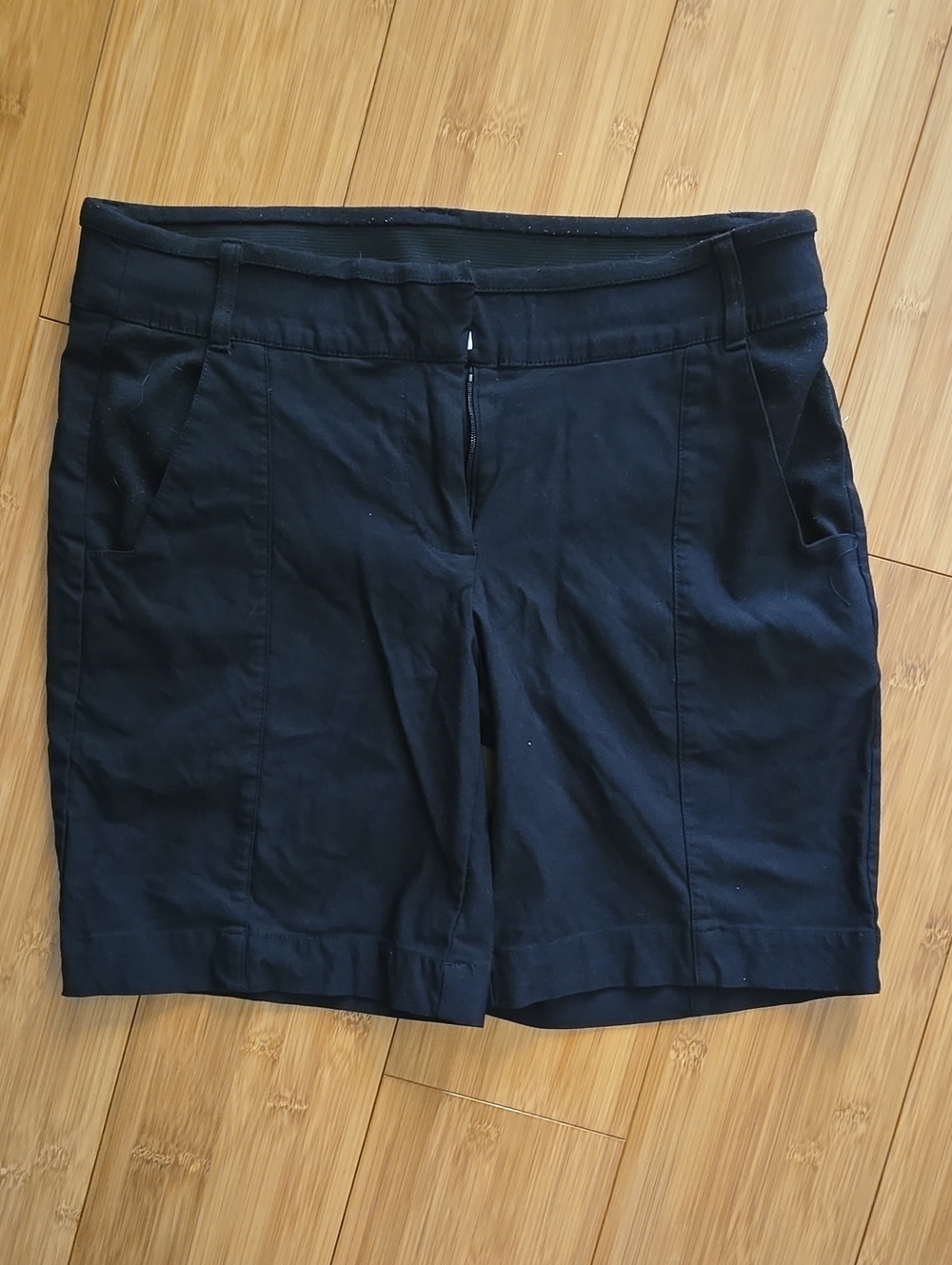 Simply Vera Vera Wang Black Bermuda Shorts - S